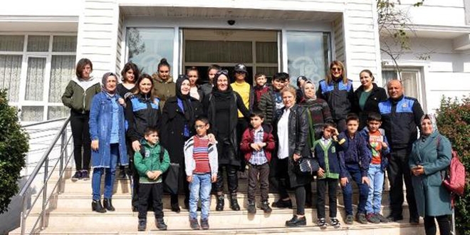 Osmaniye polisi, kimsesiz çocukları gezdirdi