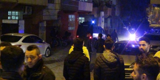 Komşu aileler arasında 'taşlı-sopalı-bıçaklı' kavga: 5 yaralı