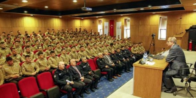 Emniyet müdüründen bekçilere: Her şeyi bileceksiniz
