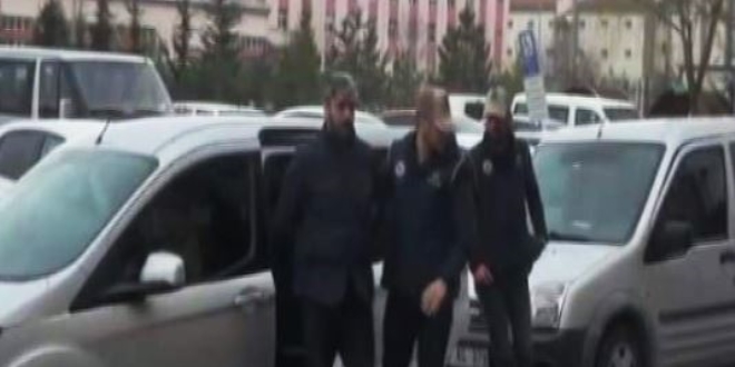 FETÖ şüphelisi başkasına ait kimlikle yakalandı