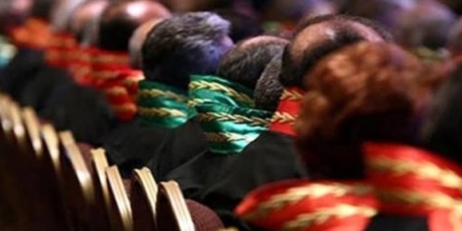 Hakimlerin, takvim ve ajanda gibi hediyeler alması etik bulunmadı