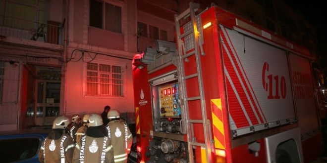Fatih'te binada yangın: 1 ölü