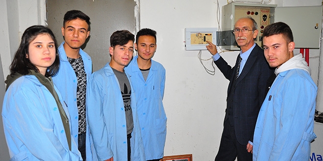 Öğrencilerin projesi okula 23 bin lira tasarruf ettirdi