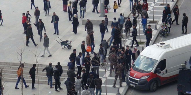 Kent meydanında tekme tokat kavga: 5 gözaltı