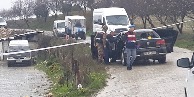 İnsan kaçakçılarıyla jandarma arasında çatışma: 1 ölü