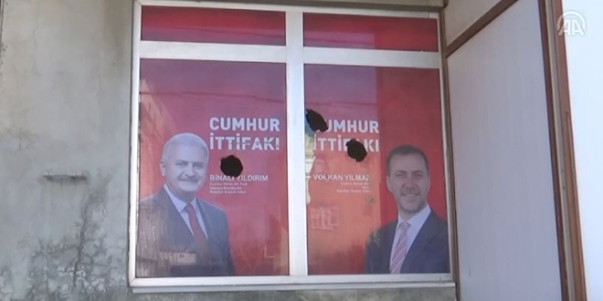 Cumhur İttifakı'nın seçim bürosuna taşlı saldırı