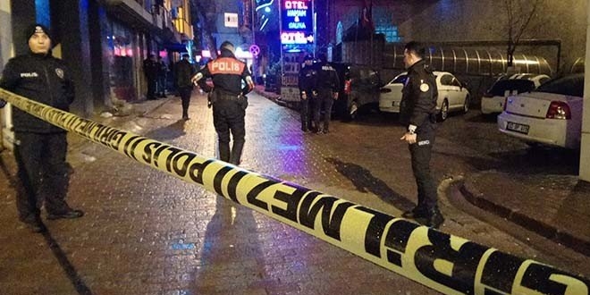 19 yaşındaki genç kurşun yağdırdı: 1 ölü 1 yaralı
