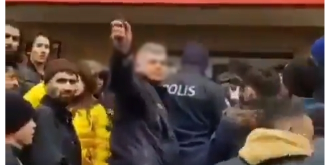 Arbede olmamasına rağmen, polis böyle davrandı