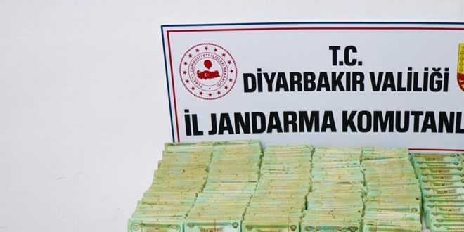 Yasadışı yollardan getirilen 1 milyon Irak dinarı ele geçirildi