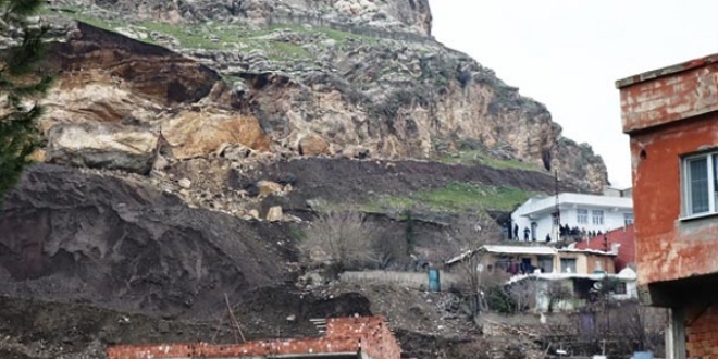 Diyarbakr Tarihi kalede atlaklar olutu, 40 ev boaltlacak