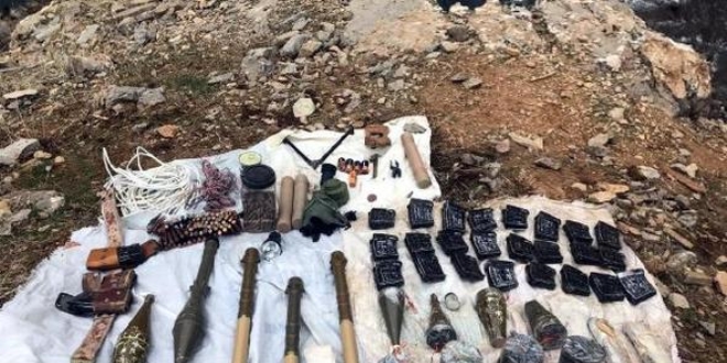 rnak'ta PKK snaklarnda silah ve mhimmat bulundu