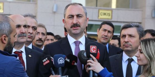 Bakan Gül: Balonu FETÖ şişiriyor