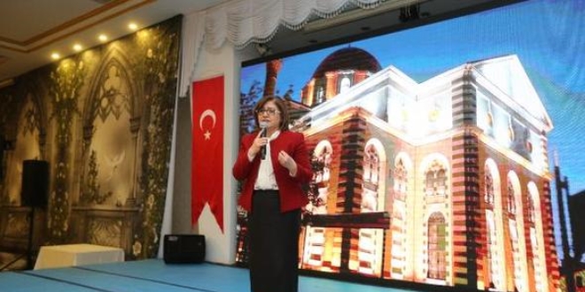 Fatma Şahin, gözyaşlarına hakim olamadı