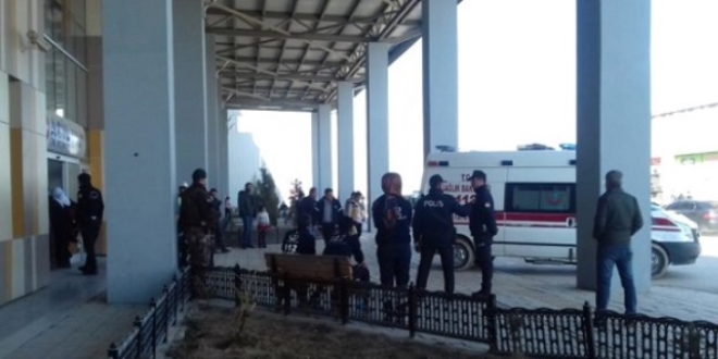 Polisleri taşıyan araçla yolcu minibüsü çarpıştı: 2 ölü 15 yaralı