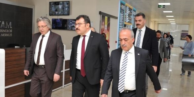 TÜBİTAK Başkanı, akademisyenlerle buluştu