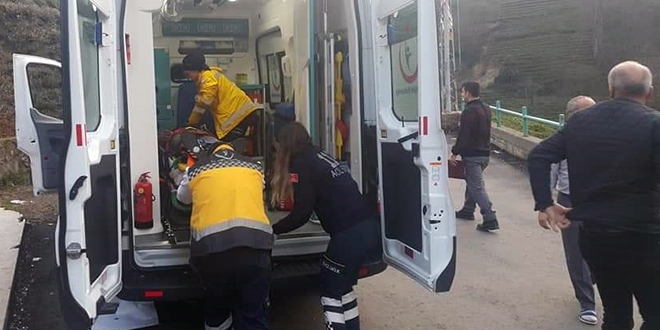 Elektrik direğinde akıma kapılan kişi ağır yaralandı