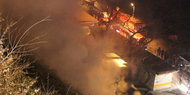 Sarıyer Midyeciler çarşısında patlama meydana geldi
