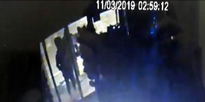 Kapısını kırdılar, 27 saniyede 4 bin TL çaldılar