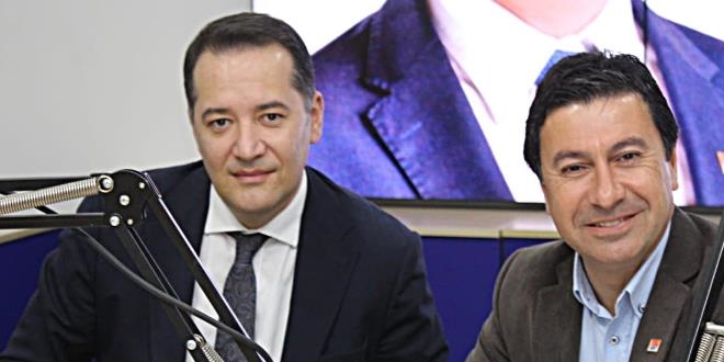 CHP adayı Aras, 'şeffaf' belediyecilik sözünün altına imza attı
