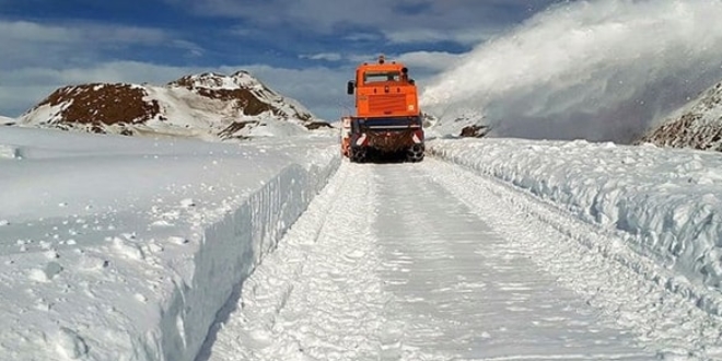 Siirt'te 25 yerleşim yeri ulaşıma kapandı