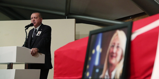 Erdoğan Prof. Dr. Beril Dedeoğlu'nun cenaze törenine katıldı