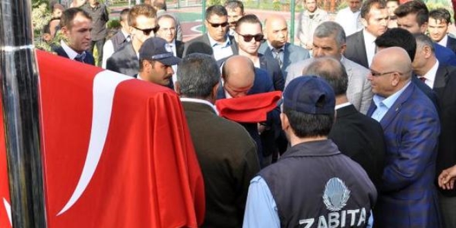 Şehit babası, CHP yöneticilerine tepki gösterdi