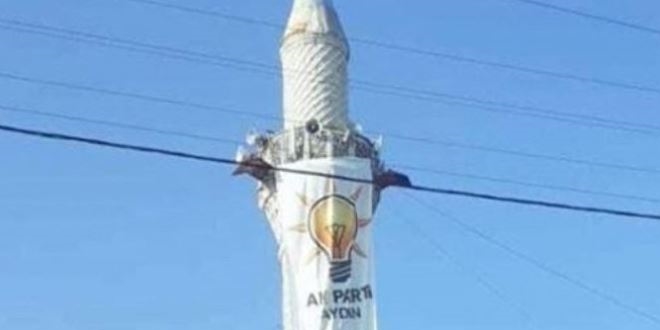 Minareye asılan parti bayrağı için inceleme