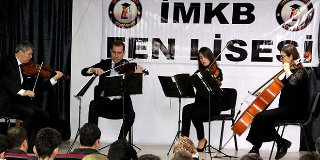 İl il gezip klasik müziği öğrencilerle buluşturuyorlar