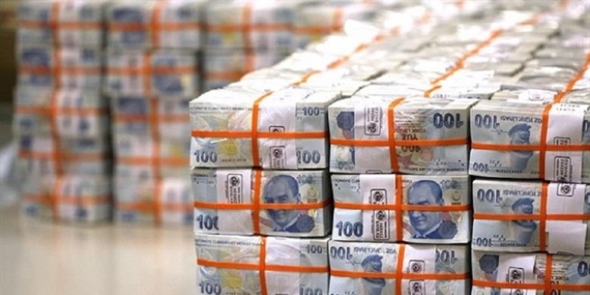 Hazine 5,4 milyar lira borçlandı