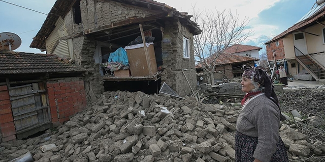 Denizli'de 180 artçı sarsıntı kaydedildi