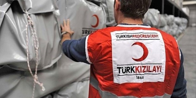 Kızılay'dan 2 bin depremzedeye yemek