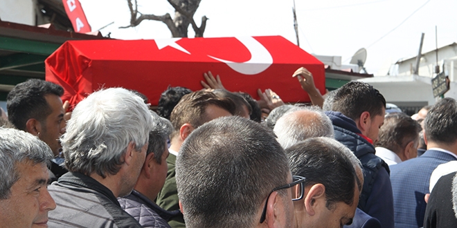 Kaza kurbanı asker gözyaşları arasında defnedildi