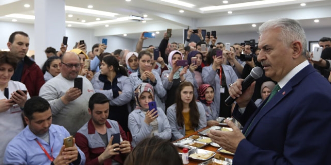Yıldırım, Esenyurt'ta fabrika işçilerini ziyaret etti
