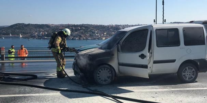 15 Temmuz ehitler Kprs'nde sivil polis arac yand