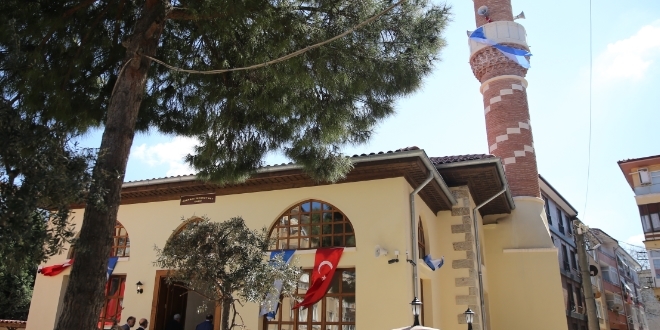 Kocaeli'de 487 yıllık cami yeniden ibadete açıldı