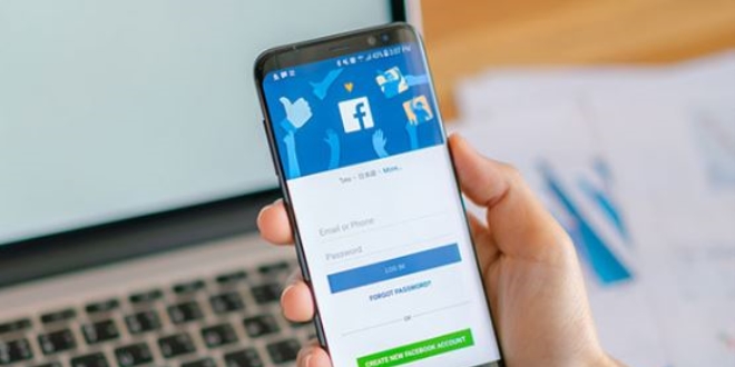Facebook'ta şifre skandalı!