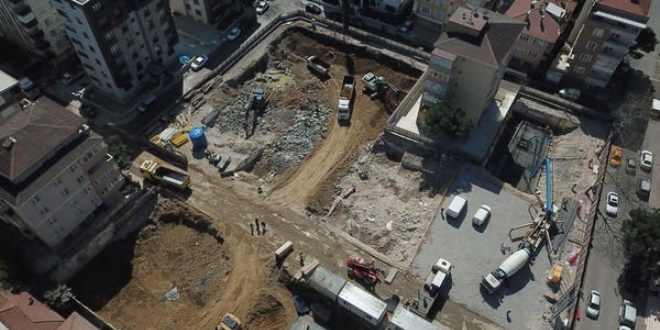 Kartal'da çöken apartmanın yerine yeni temel atıldı