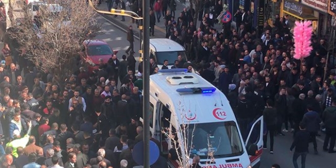 Sivas'ta ortalık savaş alanına döndü: Yaralılar var