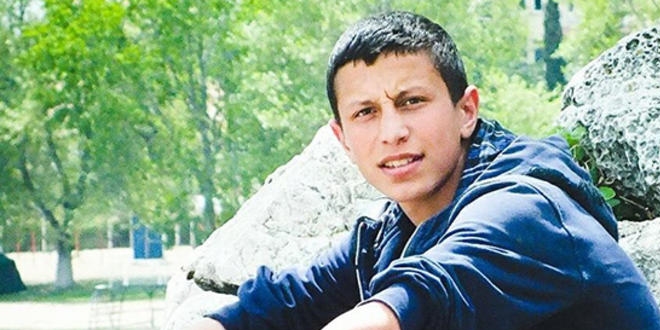Lisede dehşet! Boğazından bıçakladı