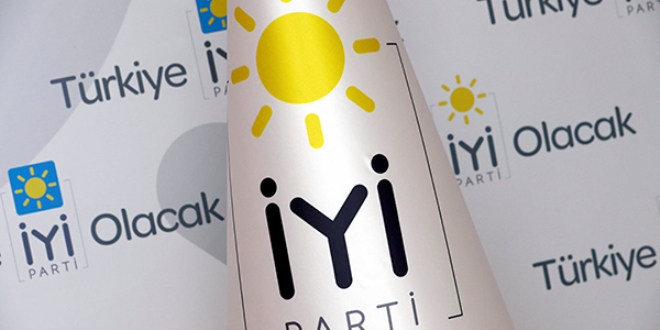 İYİ Parti'den istifa edip MHP'ye katıldılar