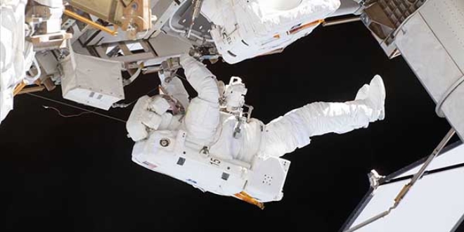 Astronotlar uzay yürüyüşüne çıktı