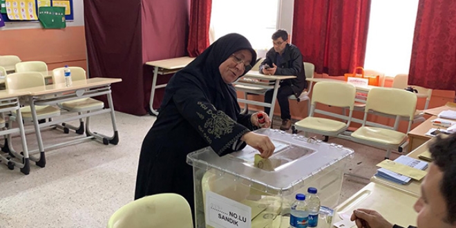 İmamoğlu'na 'sana börek yaparım ama oy vermem' diyen teyze oyunu kulandı