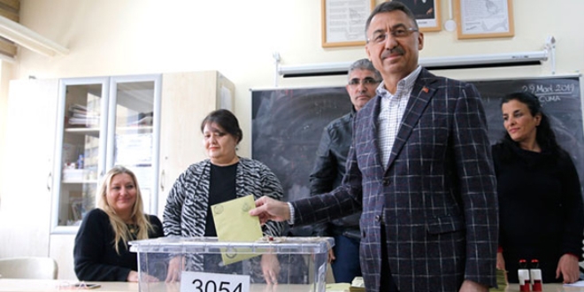 Oktay: Bugün demokrasi şöleni
