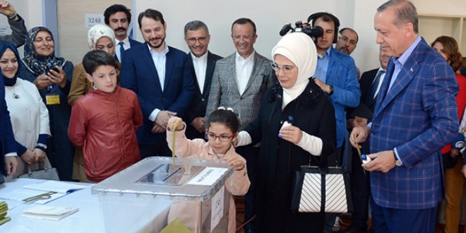 Bakan Albayrak oyunu kullandı