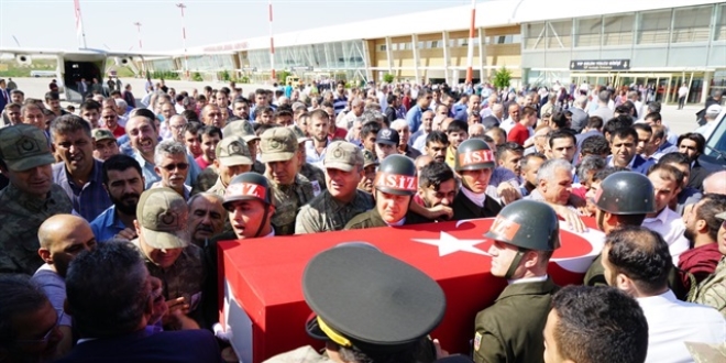 Şehit asker için tören düzenlendi