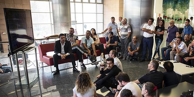 CHP'de meraklı bekleyiş