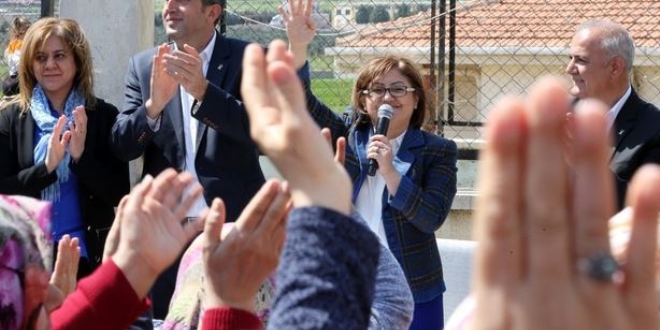 Fatma Şahin'e belediyede coşkulu karşılama