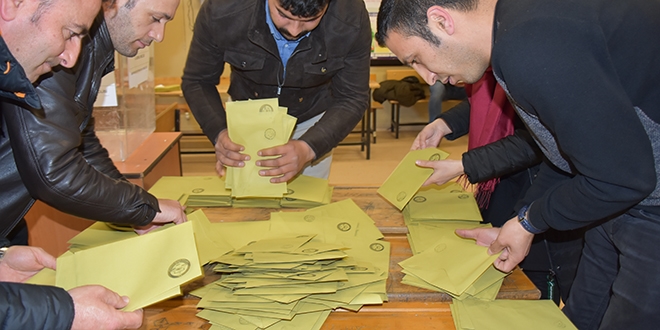AK Parti Şırnak'ta 19 belediyeden 15'ini kazandı
