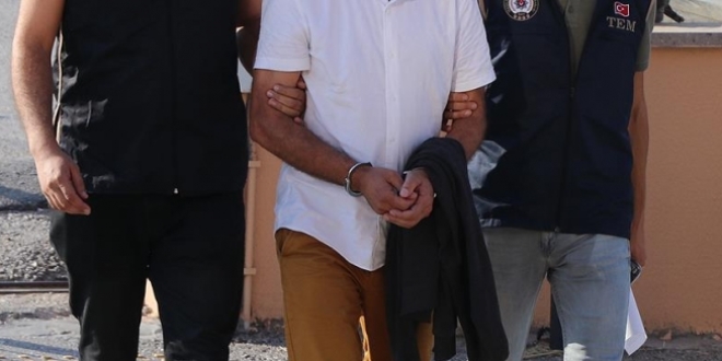 FETÖ'den ihraç edilen 3 şüpheli sınırda yakalandı