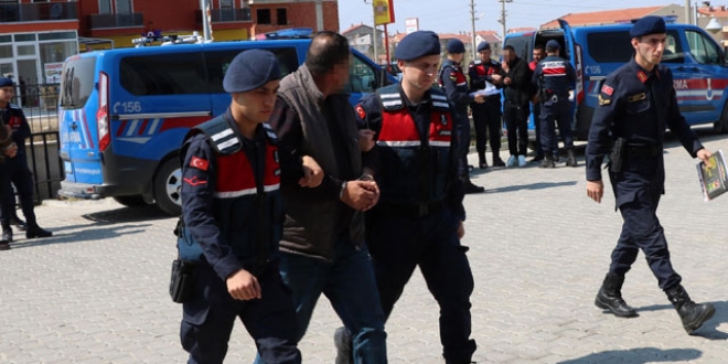 İhraç edilen emniyet müdürü sınırda yakalandı